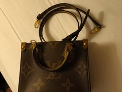 -小飞侠奢侈品回收 寄卖 养护(宝山宝龙广场店)