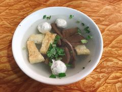 -松树干拌面店