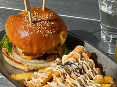 -三勾JJJ Burger&Coffee(梅溪湖店)