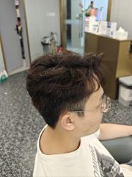 点击看大图 -即型男士理发工作室
