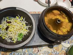 -云海肴·汽锅鸡·云南菜(天山百盛优客店)