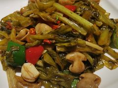 酸菜炒大肠-大头唛·啫鸡煲.粤菜.专门店(289艺术园区店)