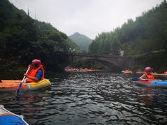 -安吉龙王山峡谷漂流