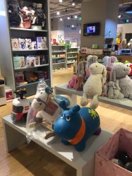 -国际蓝孩(万象城店)