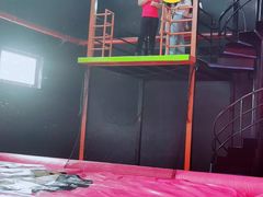 -嘿哟动霸CHUA·新潮玩运动娱乐中心·蹦床滑冰团建乐园
