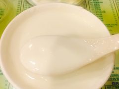 热鲜奶杏仁露-顺记冰室(宝华路店)