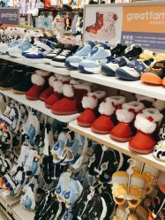 -乐友孕婴童(勒泰中心店)