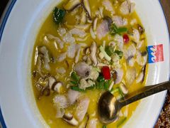 -蜜桃餐厅·伴山(湖滨商业街店)