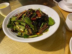 大香菜拌鸡脚-赤宴·川菜(玉林店)