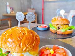 -HIGH FIVE哈福手工汉堡(桂林路店)