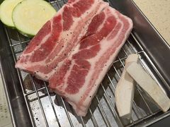 -蚂蚁洞·烤肉大营地(上海静安大悦城店)
