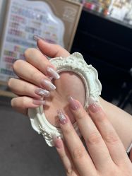 -芊屿芊浔美甲