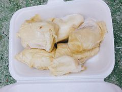 正宗猫山王榴莲雪糕-新峰肉骨茶