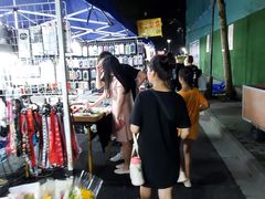 -吴山路夜市