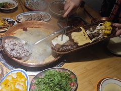 -洱火云南酸菜牛肉火锅(石景山当代商城店)