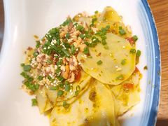 -有红鸡毛店·川菜(建设路店)