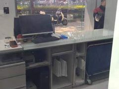 -福奈特洗衣洗鞋(宝山一二八纪念路店)