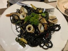 -Green Tree Rest. & Pub