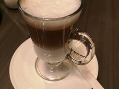 -上海滴水湖皇冠假日酒店