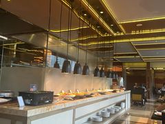 -大中华希尔顿酒店-念自助餐·嗨啤·小龙虾