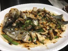 皖鱼两吃-九记路边鸡(穗盐路店)