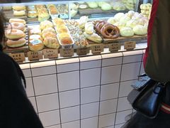 面包甜点陈列柜-黑草莓(重庆路店)