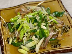 坛子肉炒蒜苗-红军饭店(上里古镇店)