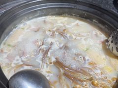 -大匠工房古船木艺术餐厅·猪肚鸡专门店(长白仙岛店)