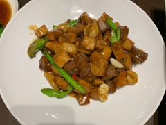 菌酱螺旋粉炒牛肉粒-有璟阁港式餐厅(国贸商城店)