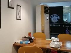 大堂-食爺炭炉鸡煲·烧烤