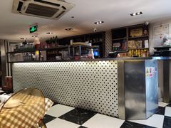 -新大咀港式茶餐厅(宝山万达店)