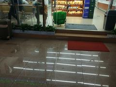 -全家便利店(莲花池东路店)