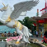 90元去带有白马的游乐园玩吧