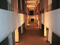 -涨巢·潮玩水疗局