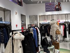 -百年港湾奥特莱斯(香炉礁店)