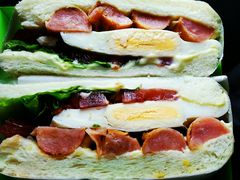 -全家便利店(洛川东路店)