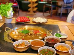 -顶顶汤火牛排火锅·经典铜锅涮肉