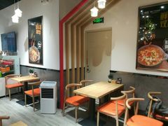 -极有家小鱼小鸡石锅煲(佳兆业店)
