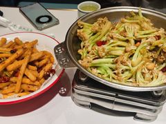 干锅花菜-刘胖子家常菜·蹄花焖藕(江汉路总店)