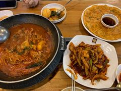 辣白菜炒鱿鱼-喇喇排骨火锅·传统韩式脊骨汤(望京西园总店)
