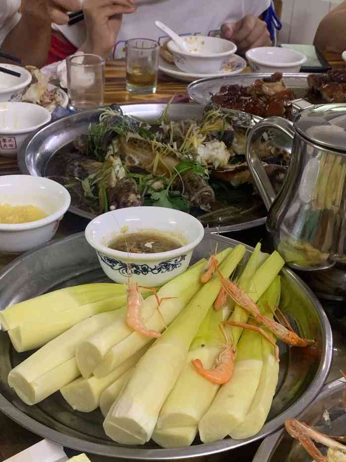 荣记饭店-"大排档格局,菜品足够生猛新鲜.蒸河虾非."-大众点评移动版