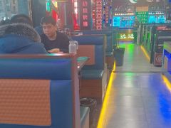 -路边边地标烧烤·川菜·小龙虾·音乐酒馆(良乡长虹店)