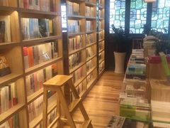 -猫的天空之城概念书店(杭州南宋御街店)