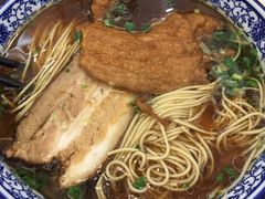 大排焖肉面-伟记奥面馆(养育巷店)