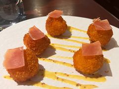 -MONICH牛排融合餐厅(和义大道购物中心店)