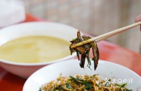 Farmhouse Red Stir-fried Eel Noodles