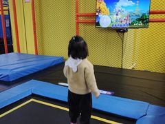 -爱蹦iBOON蹦床运动馆(江汉店)