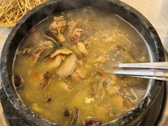 -鲁朗纳麦石锅鸡庄园