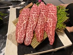 -山川小町·极番烧肉(新地假日广场店)