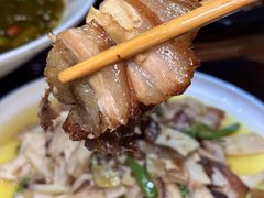 -土砂锅生态山庄·非遗砂锅雅鱼